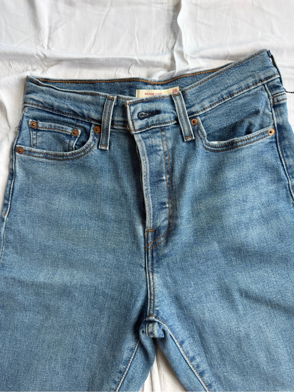 Levi’s Premium Wedgie Straight Jeans W28 L26 High Rise Button Fly Summer Love